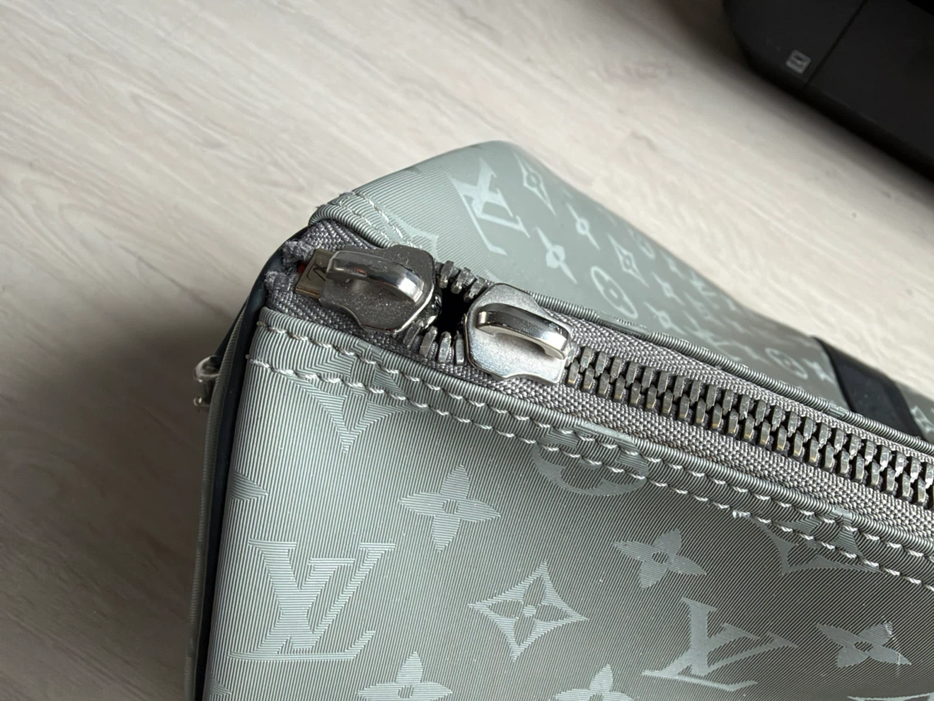 Louis Vuitton Monogram Satellite Keepall Bandoulière 50 - photo 3