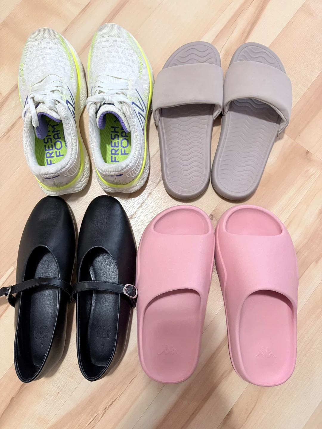 Gap black mary jane flats