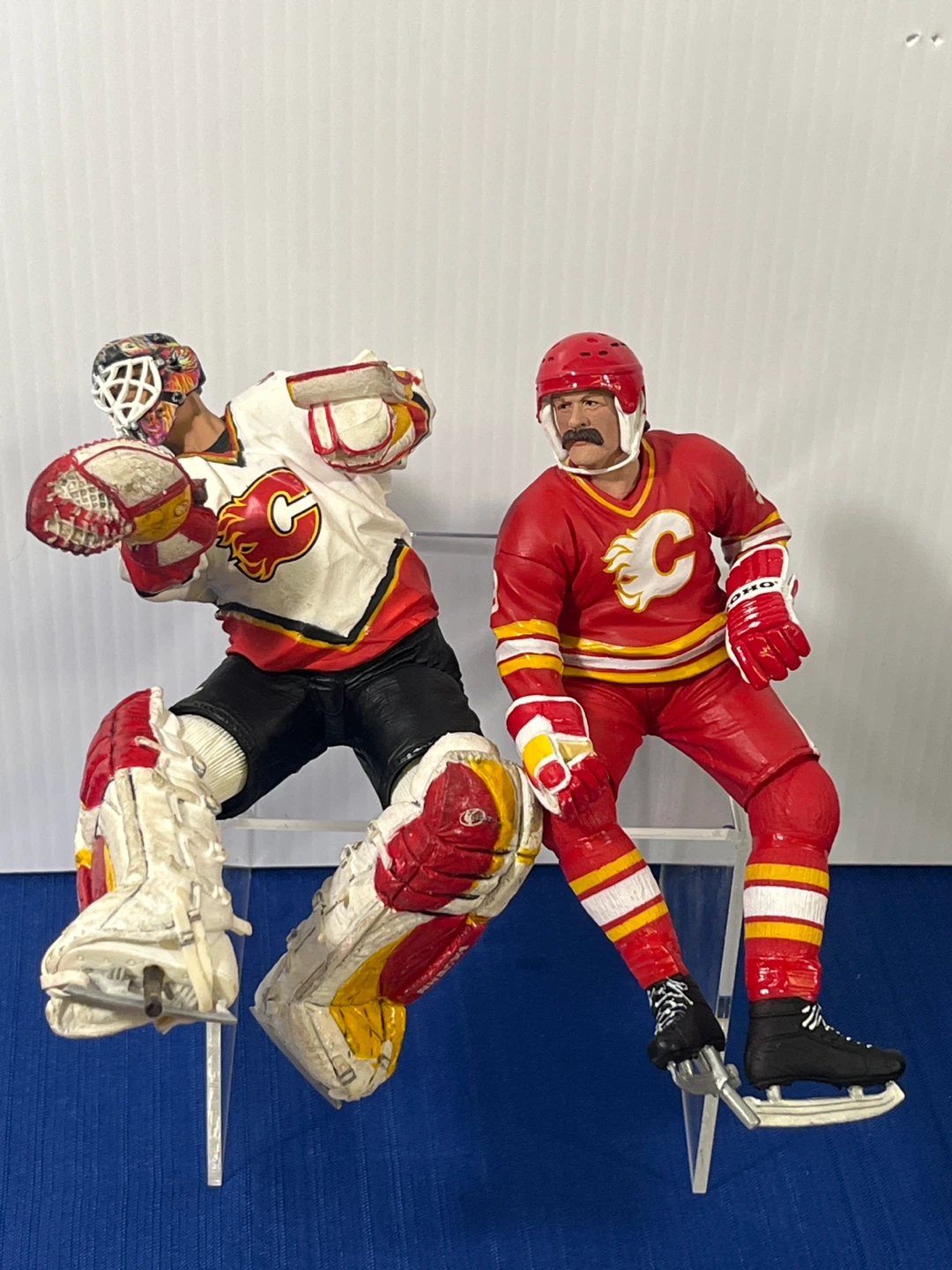 Calgary Flames Figure & Card Lot (No Bases/Sticks)