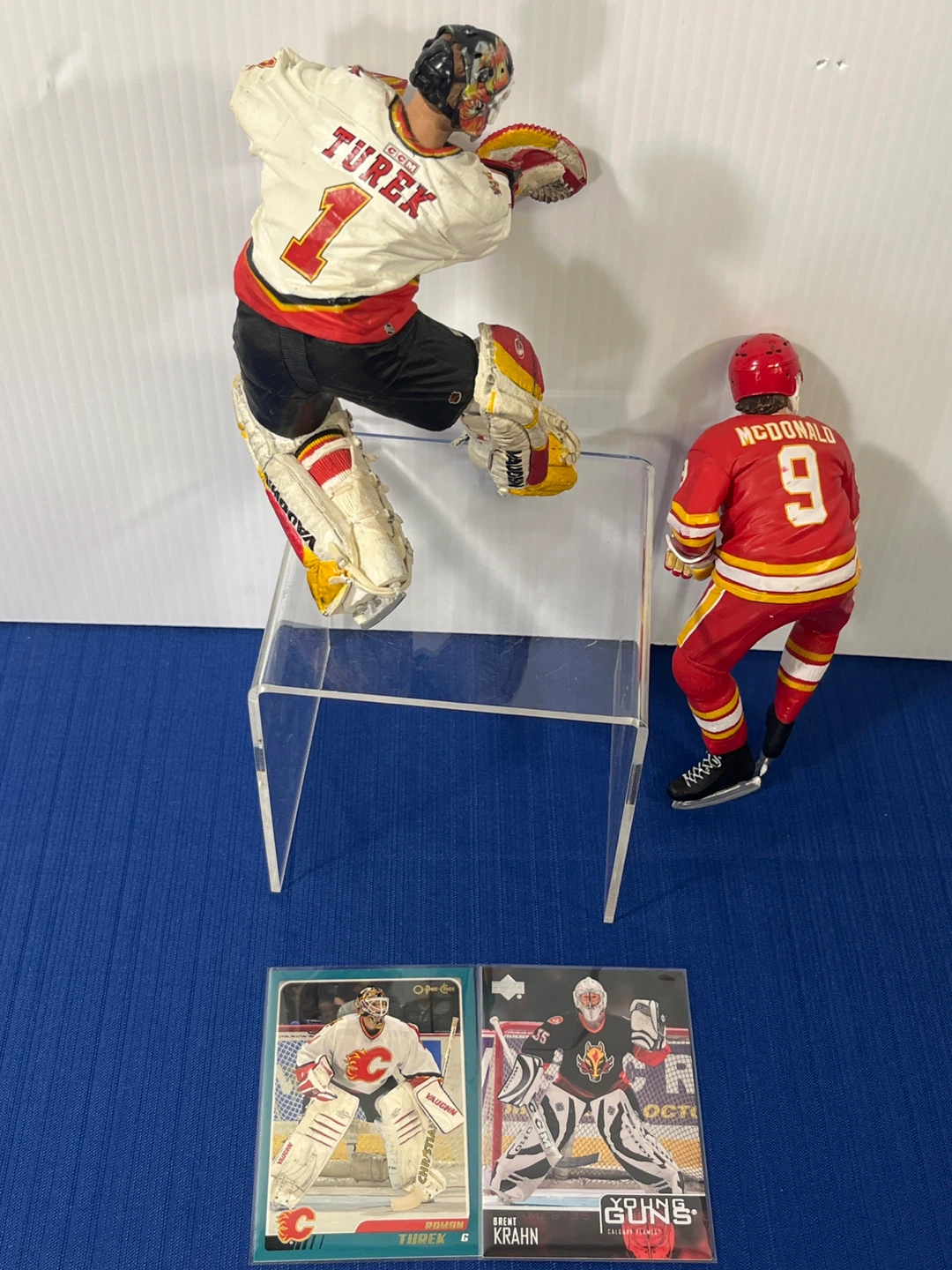 Calgary Flames Figure & Card Lot (No Bases/Sticks) - photo 2