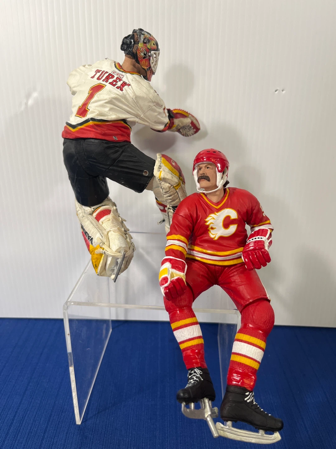 Calgary Flames Figure & Card Lot (No Bases/Sticks) - photo 4