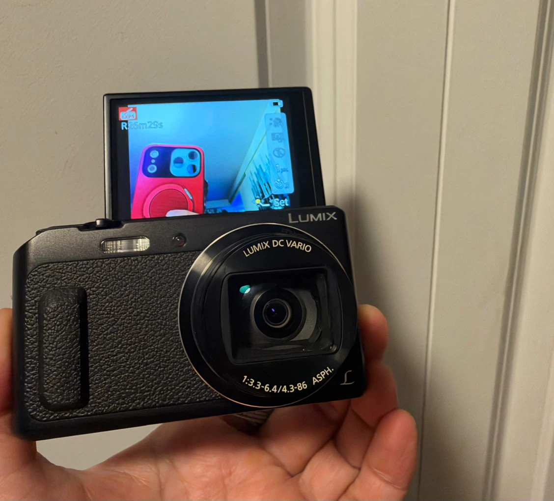 Panasonic Lumix WiFi Flip-Up Screen Camera - photo 5