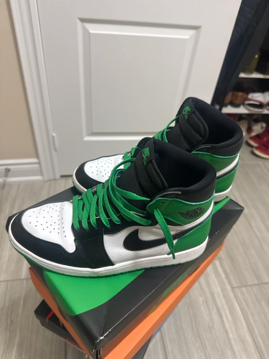 Air Jordan 1 Retro High OG Lucky Green - photo 2