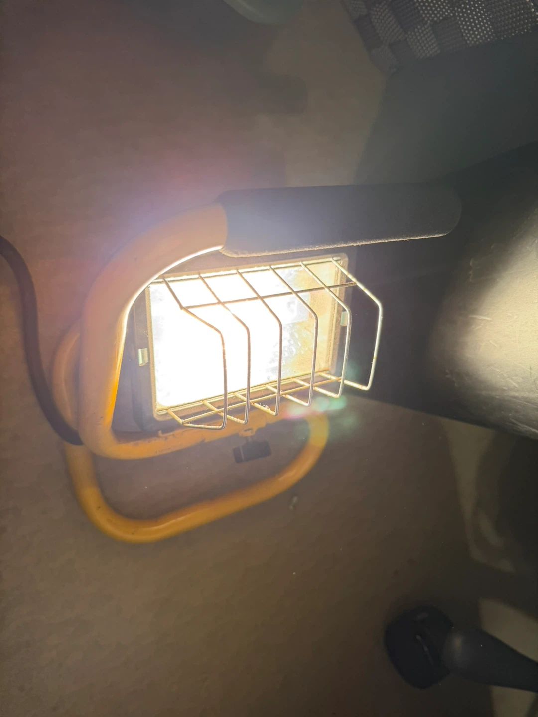 Portable yellow work light - photo 5