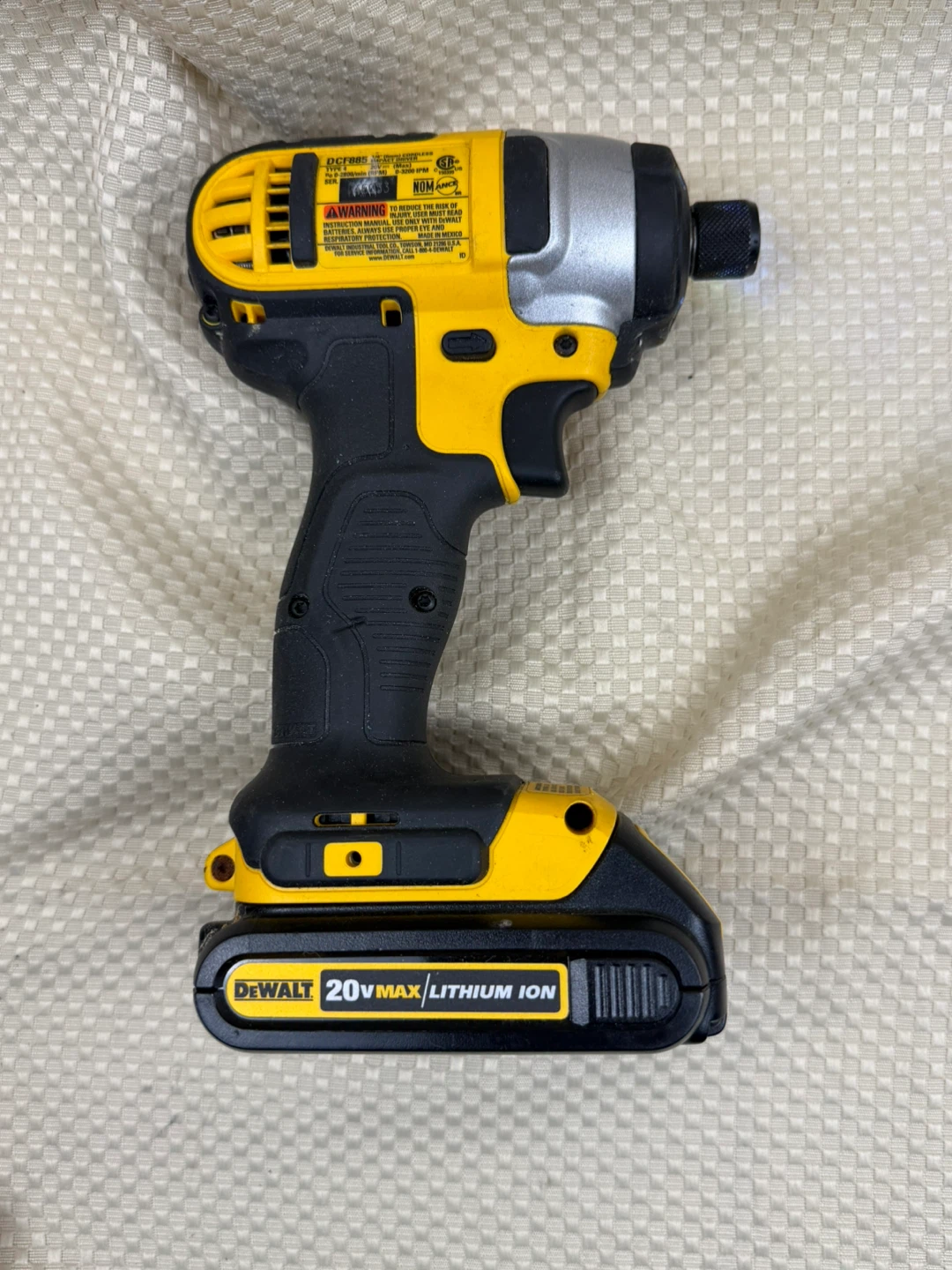 DEWALT 20V MAX Cordless Impact Driver - photo 2