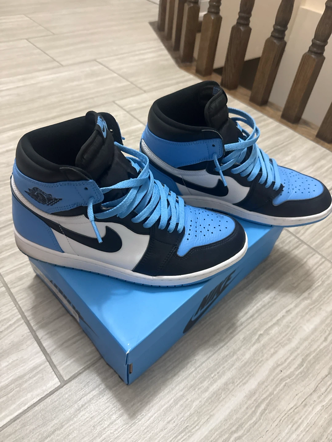 Air Jordan 1 Retro High OG University Blue - photo 2
