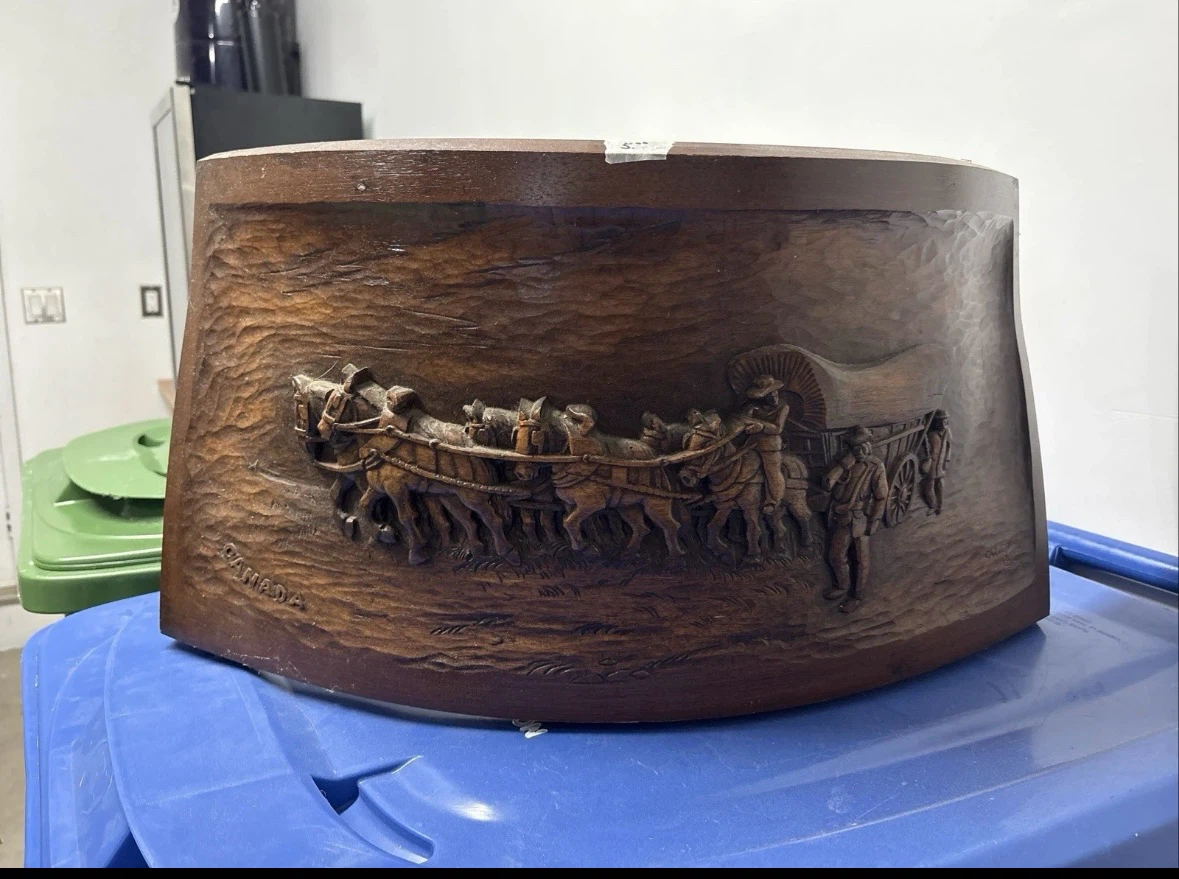 Saugeen Collector's Group Wall Plaque