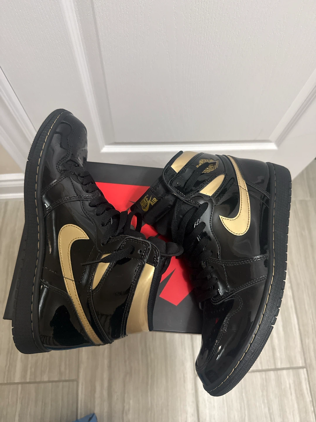 Nike Air Jordan 1 Retro High OG Black Metallic Gold - photo 2