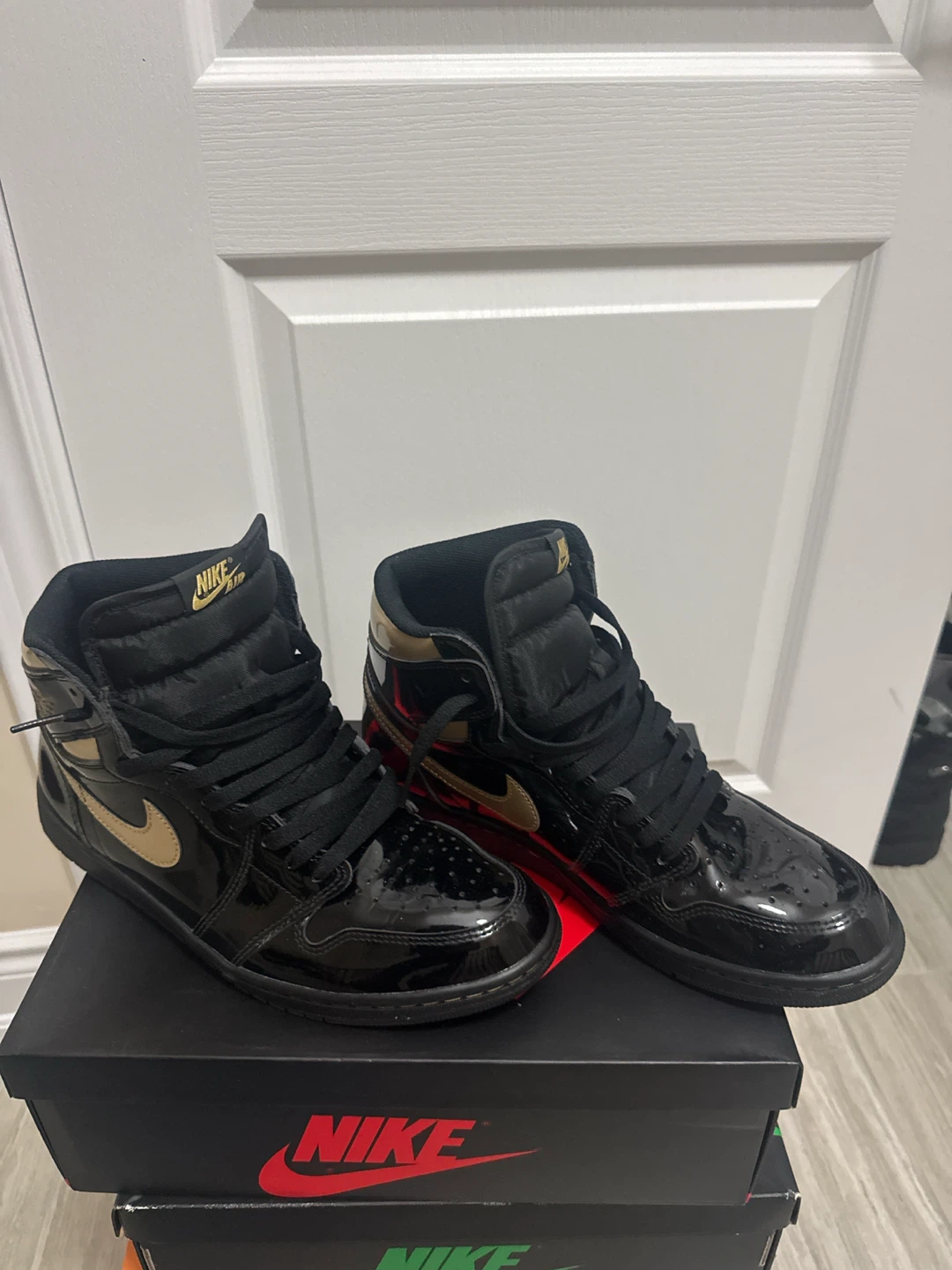 Nike Air Jordan 1 Retro High OG Black Metallic Gold - photo 3