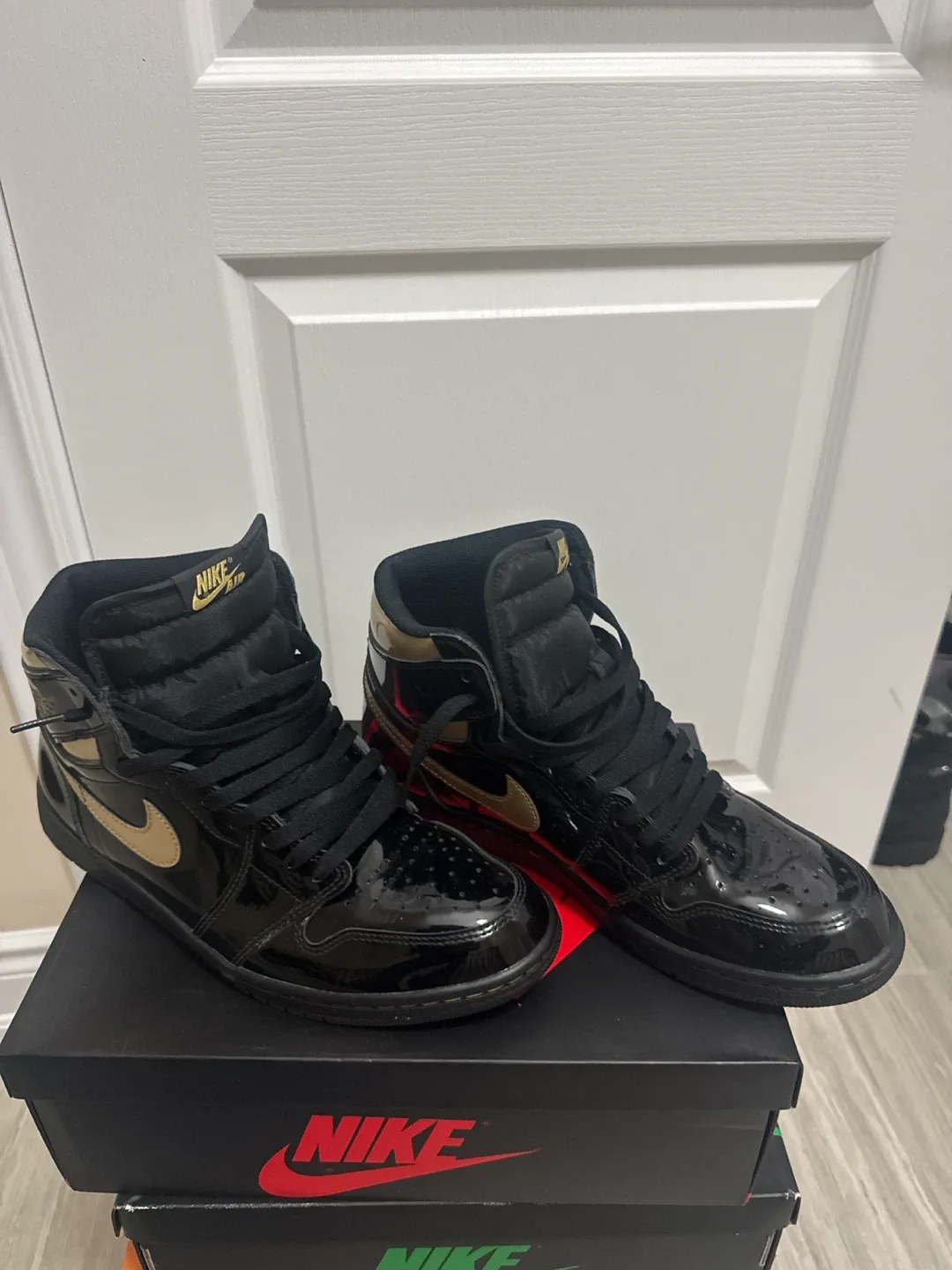 Nike Air Jordan 1 Retro High OG Black Metallic Gold - photo 3