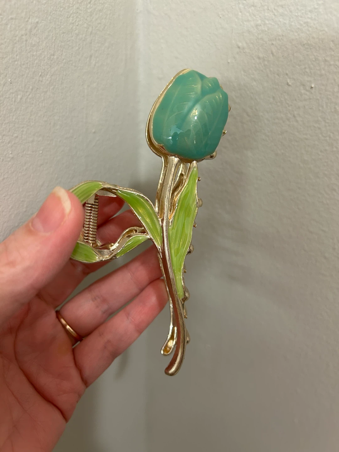 Brand New Green Tulip Hair Claw Clip / Metal Hair Catch
