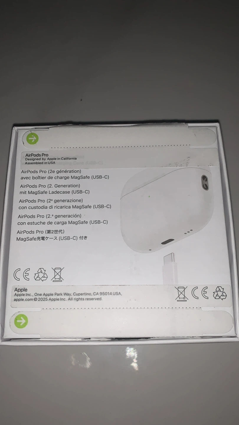 Apple AirPods Pro 2nd Generation with MagSafe Case - photo 4