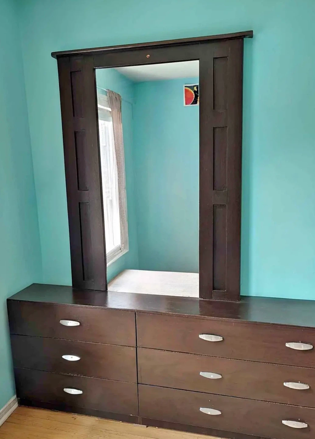 Dressing cabinet