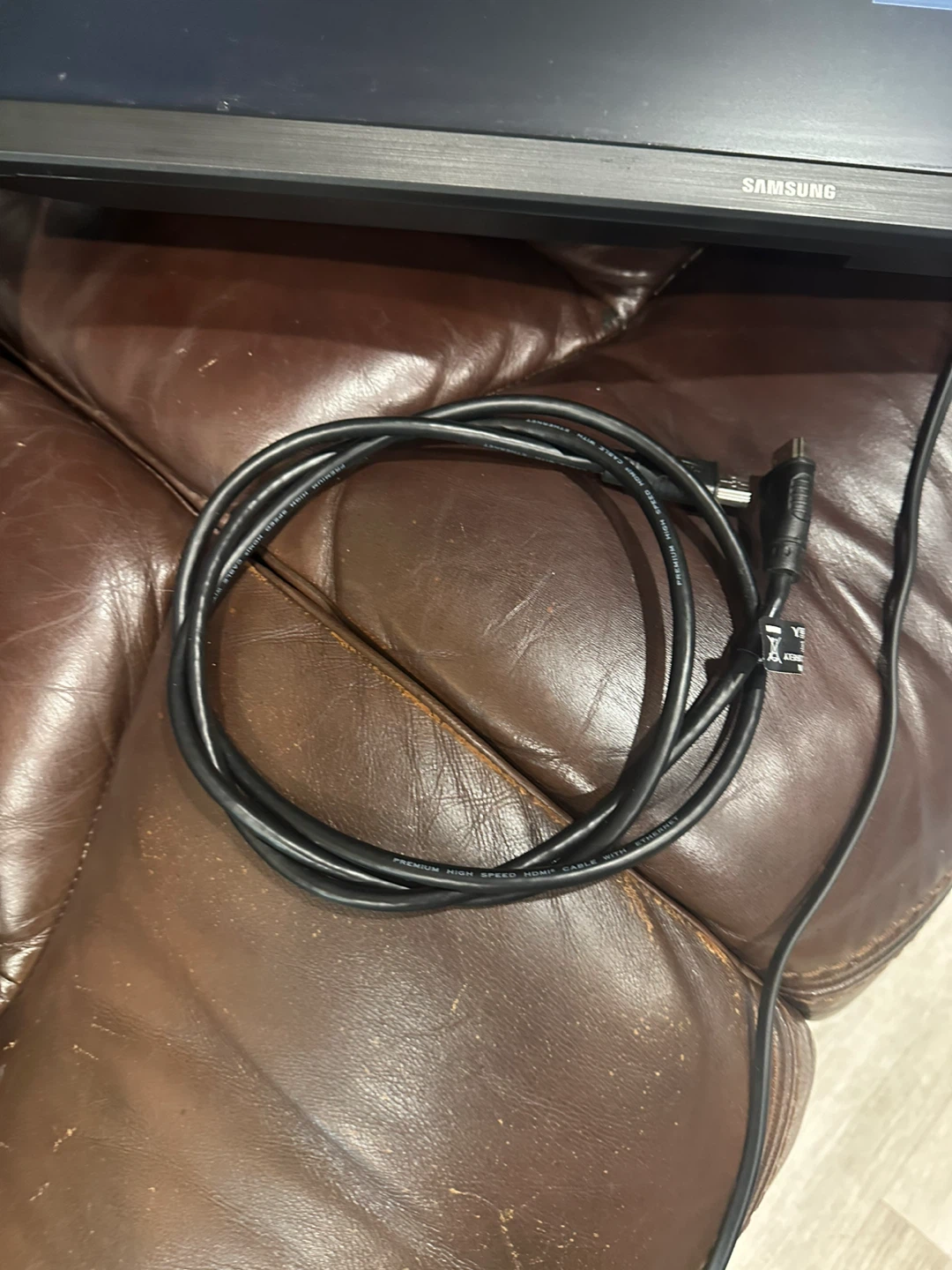 Samsung 22-inch Monitor with Desk Mount - photo 4