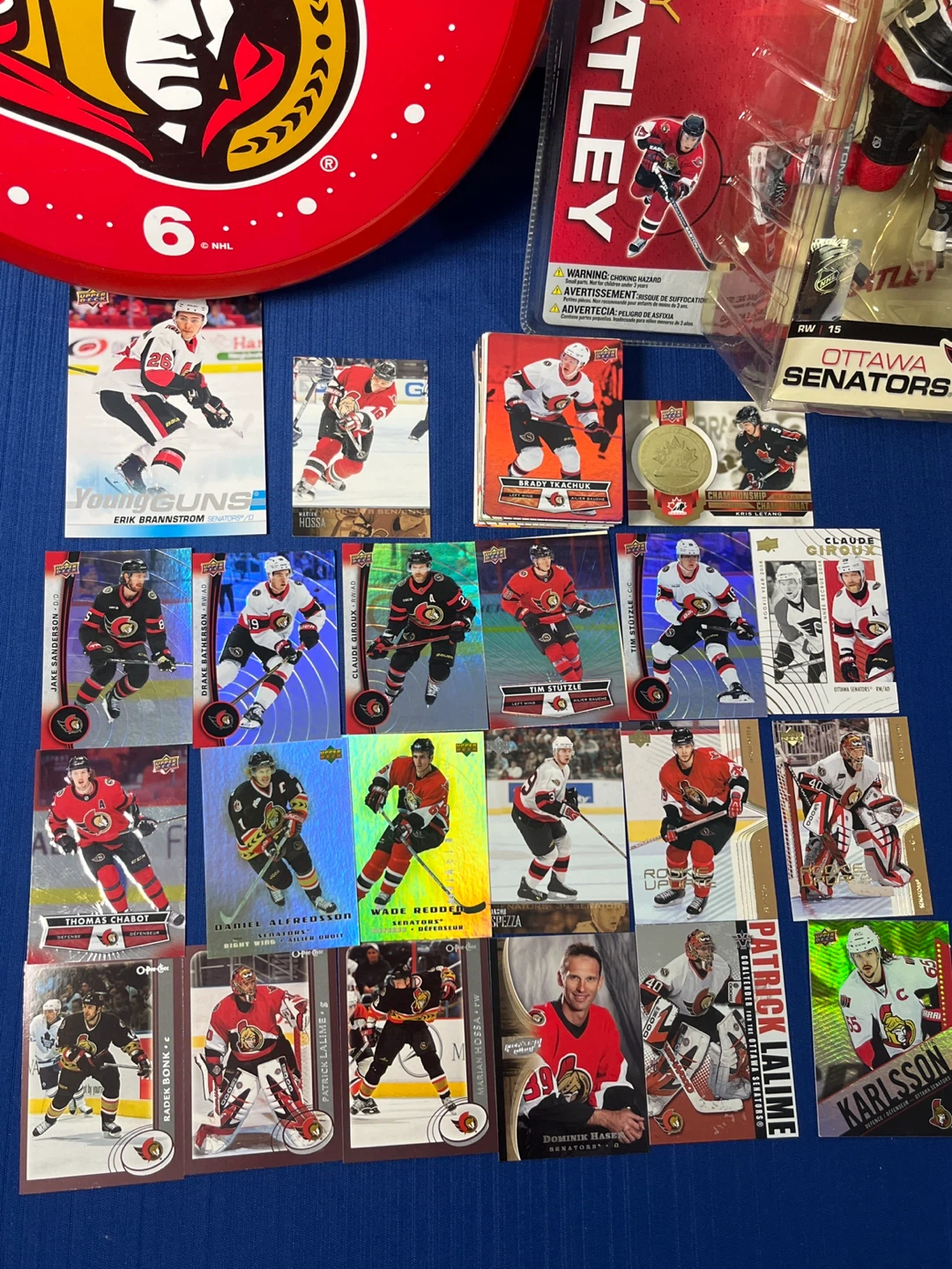 NHL Senators Fan Cave Set Sealed Figure+Free Cards & Clock - photo 3