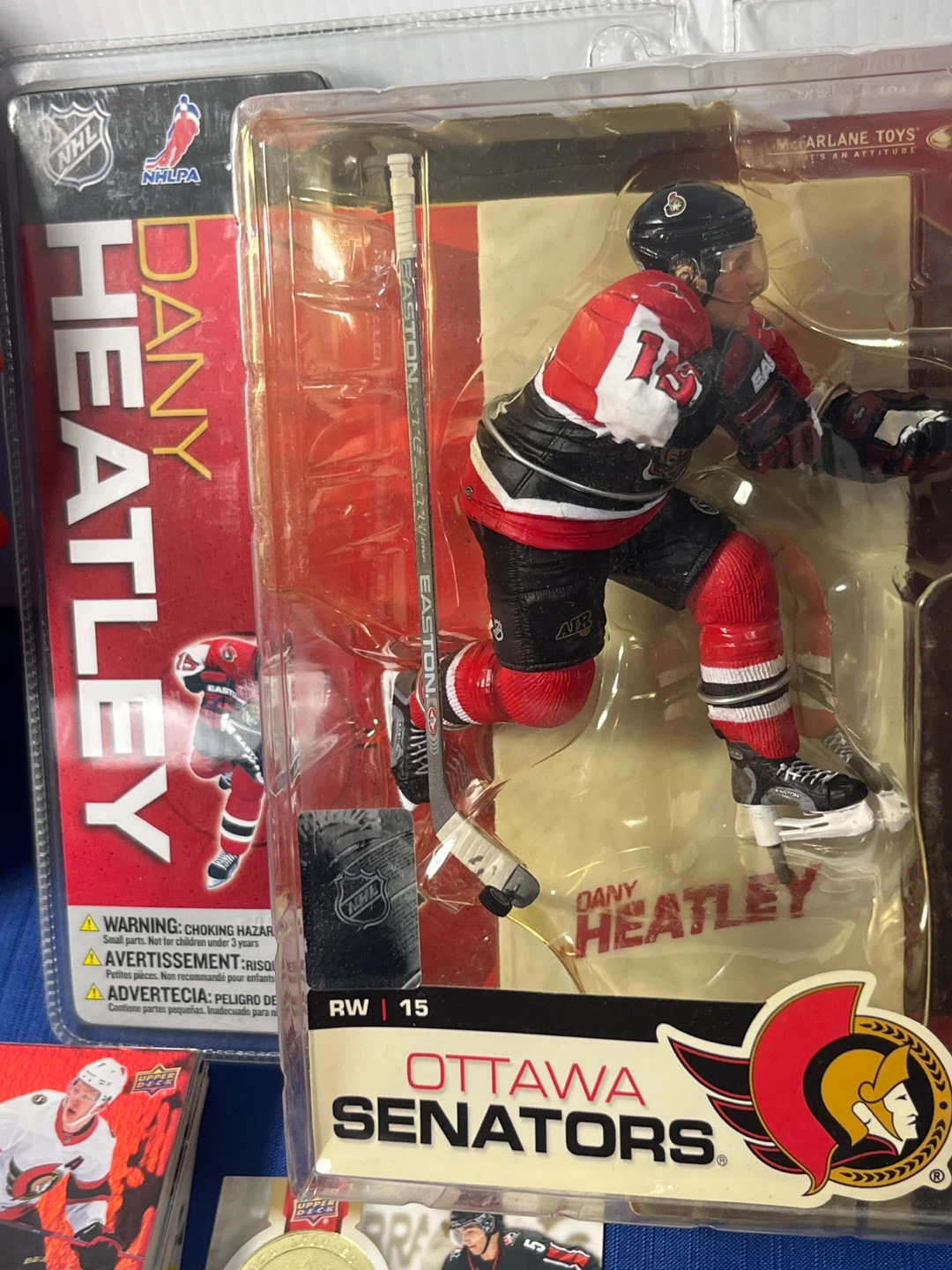 NHL Senators Fan Cave Set Sealed Figure+Free Cards & Clock - photo 4