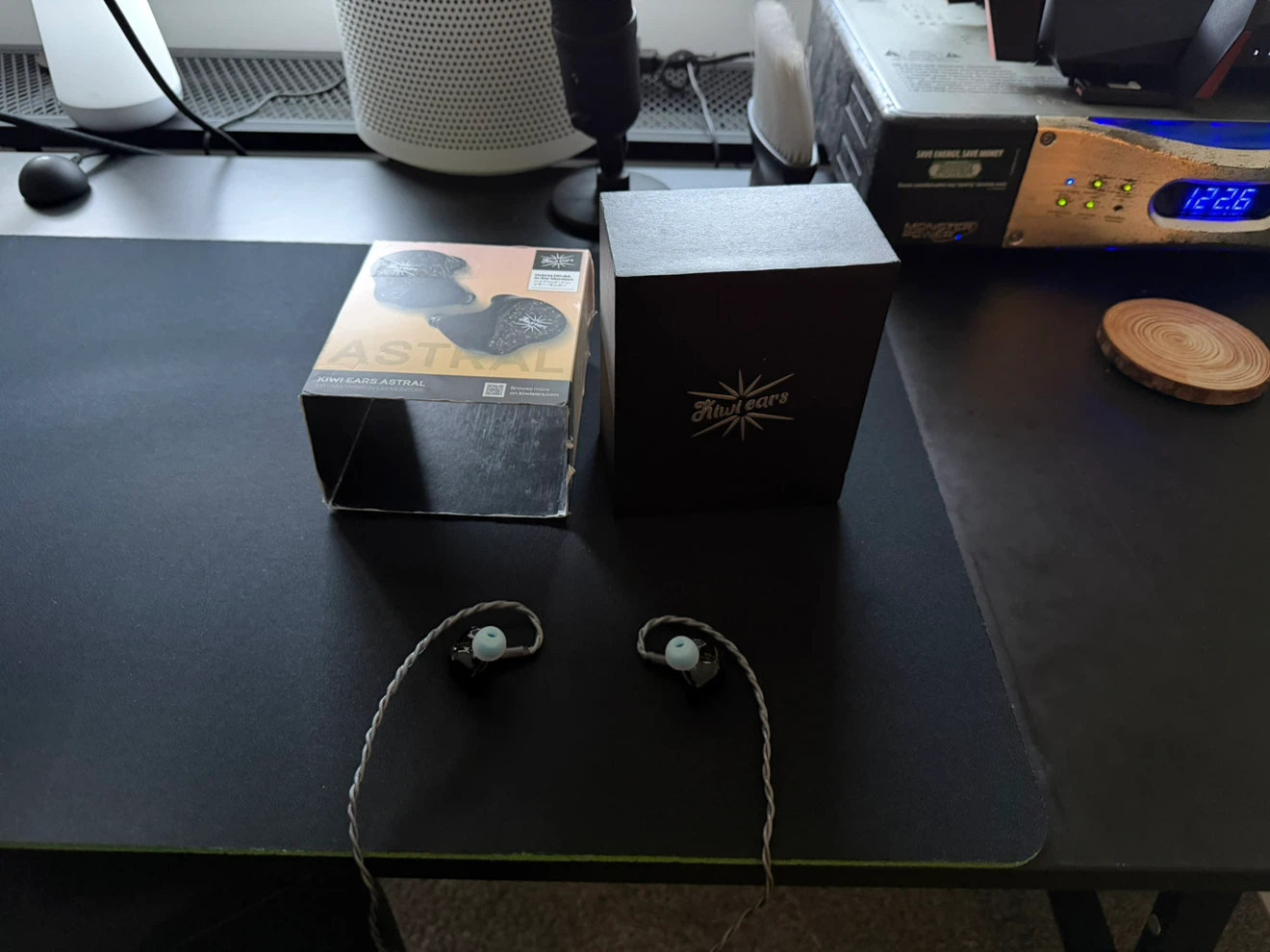 kiwi ears astral