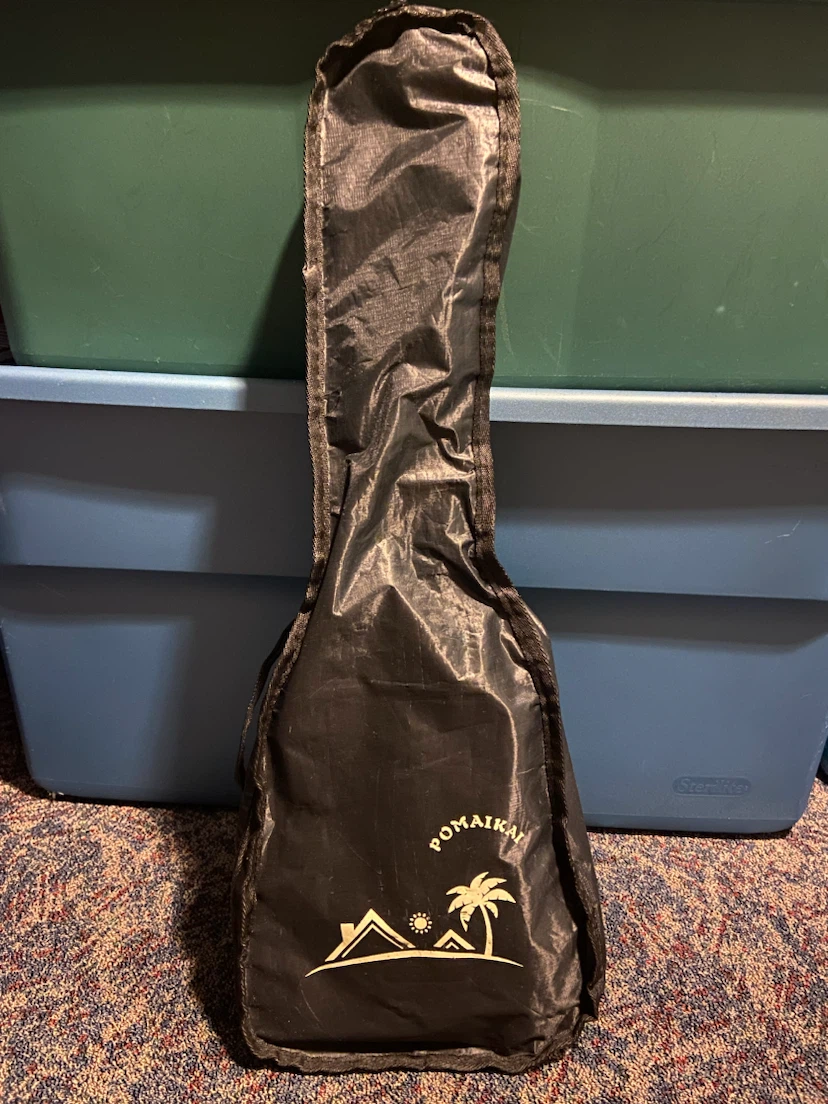 Damaged Pomaikai Ukulele with Case - photo 2