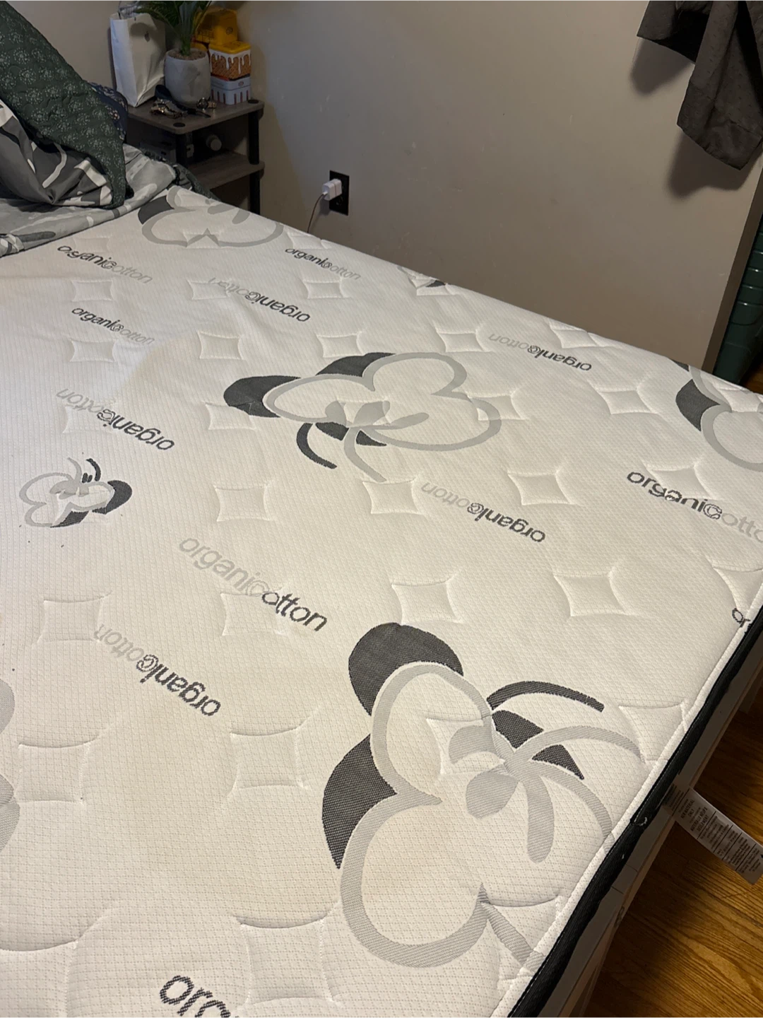 Queen Size Mattress plus bed with LED Headboard, white in color - photo 4