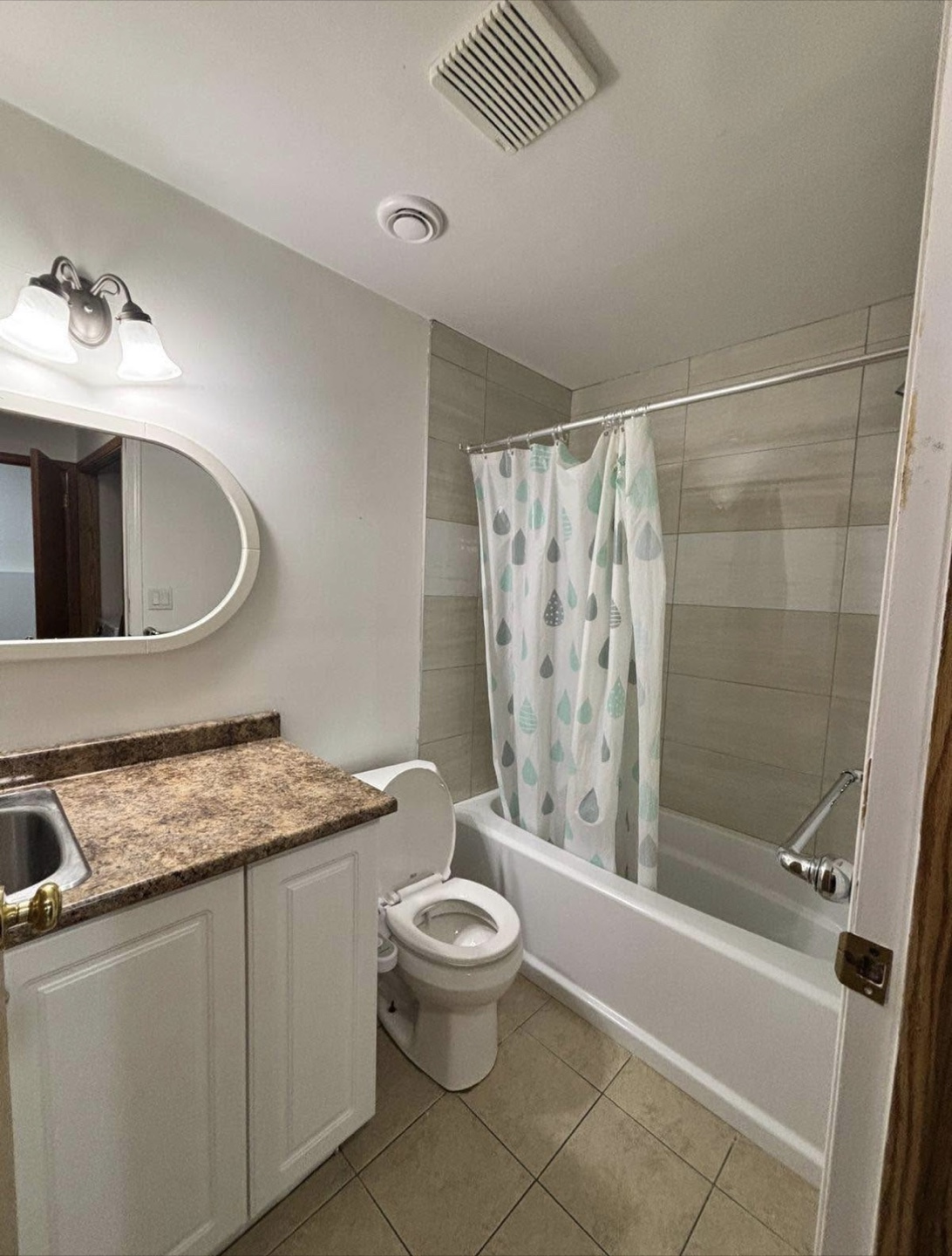 Private room for rent - photo 3