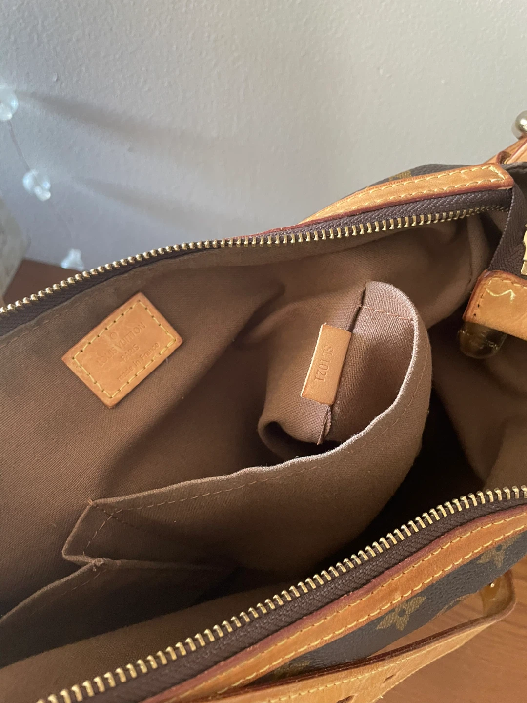 Louis Vuitton Monogram Canvas Shoulder Bag - photo 3