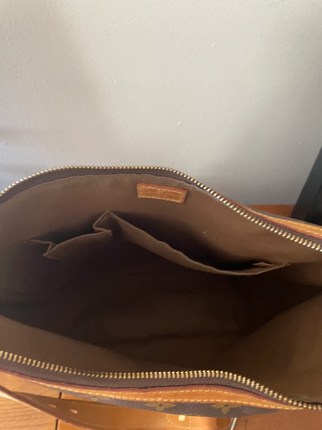 Louis Vuitton Monogram Canvas Shoulder Bag - photo 4
