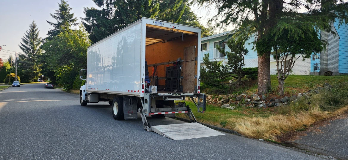 Discount Moving, Delivery, Junk Removal