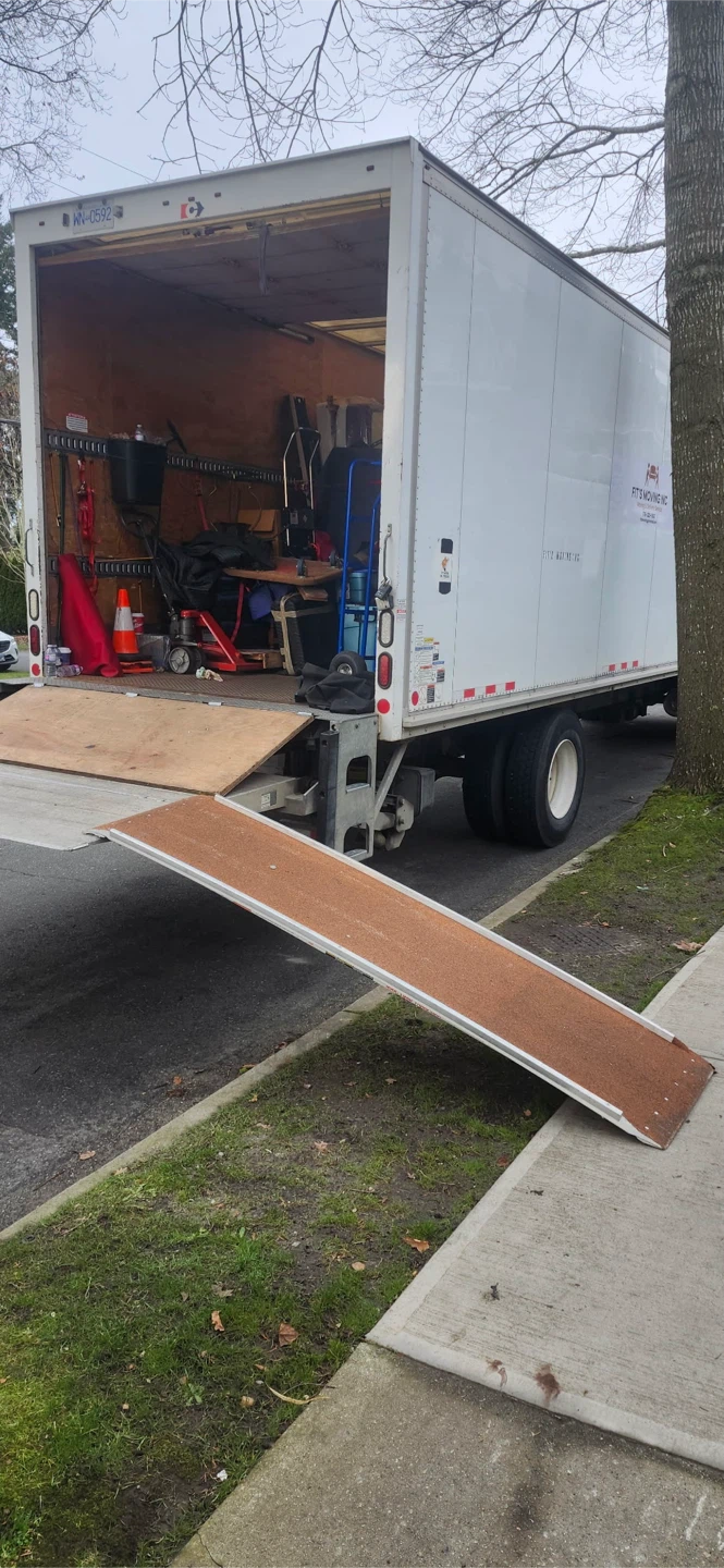 Discount Moving, Delivery, Junk Removal - photo 2