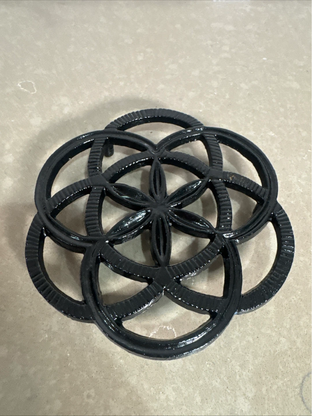 Set of 2 Decorative Cast Iron Trivets - photo 2