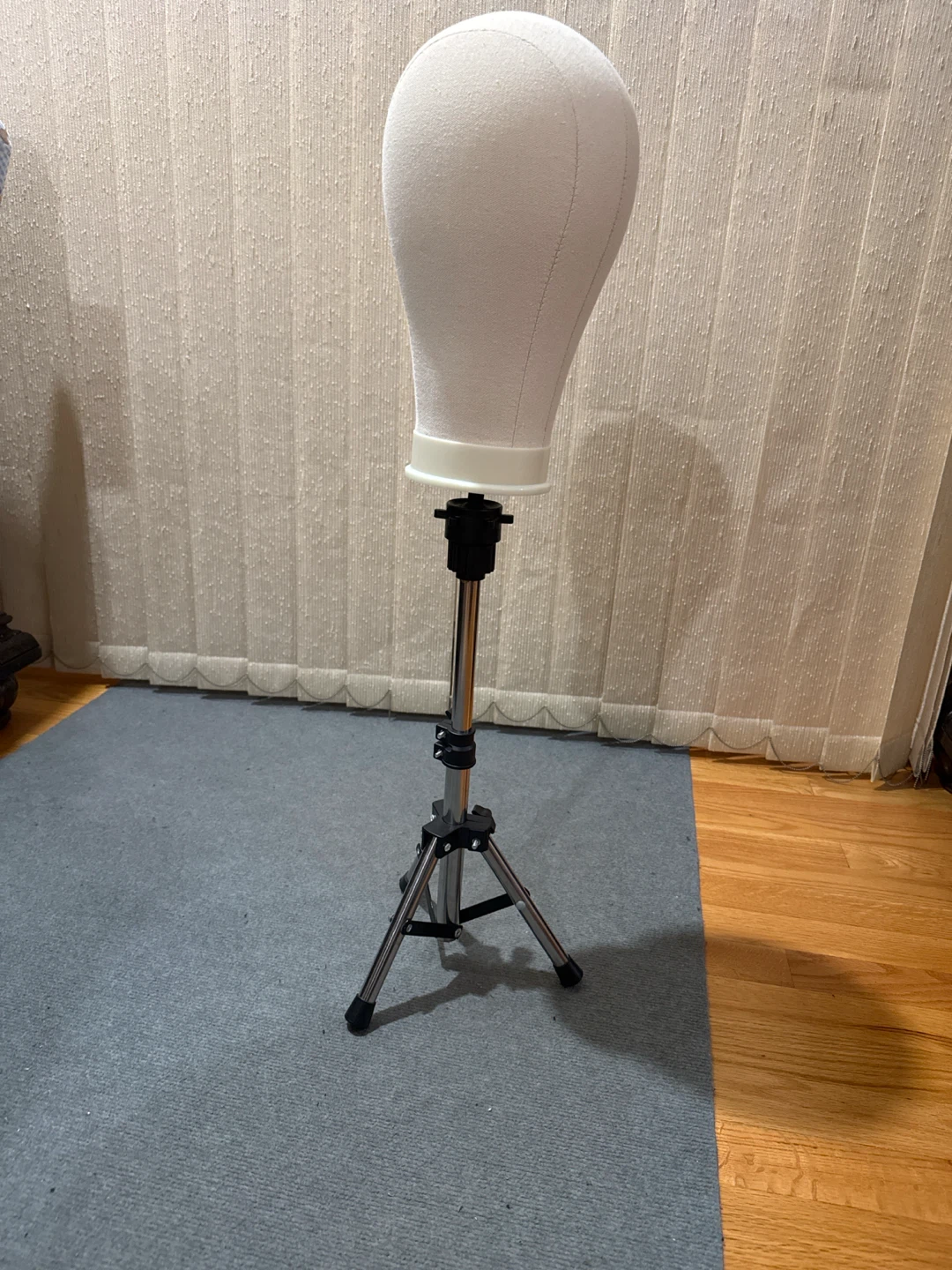 Canvas Wig Head with Adjustable Tripod Stand