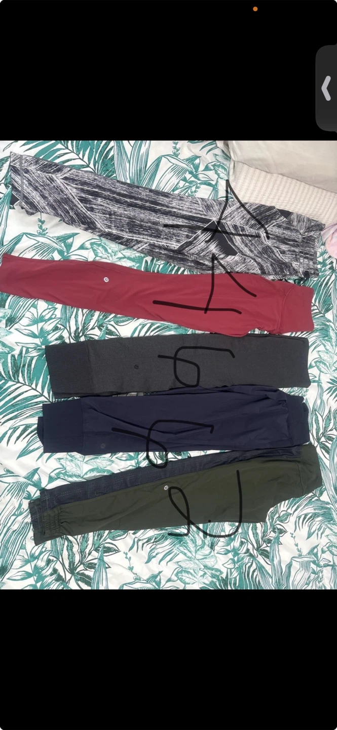 Set of 5 Lululemon leggings and joggers