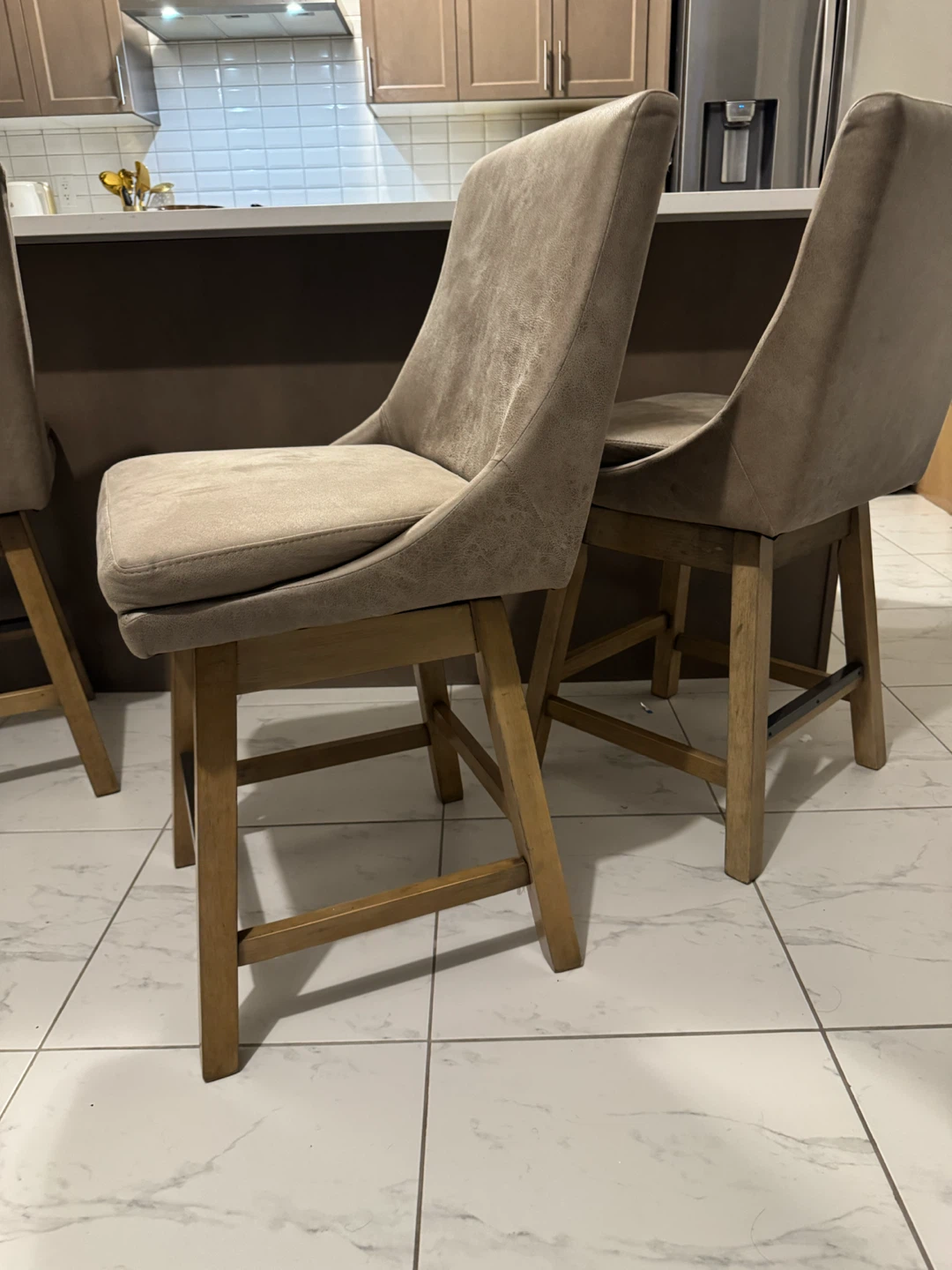 Set of Two Swivel Bar Stools - photo 2