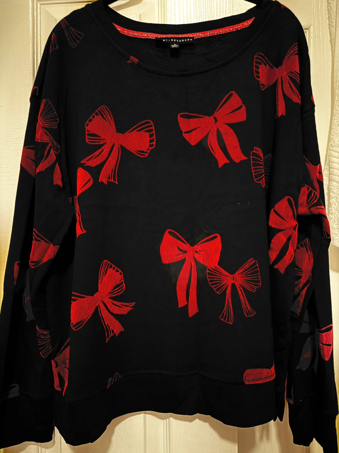 Wildfable Black and Red Bow Print Sweatshirt