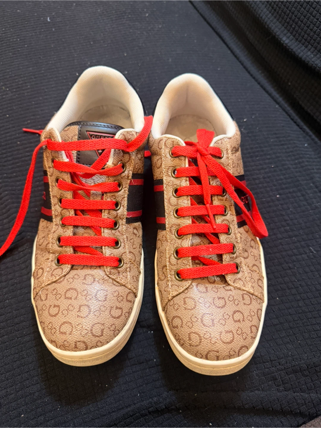 GUESS Low Top Sneakers