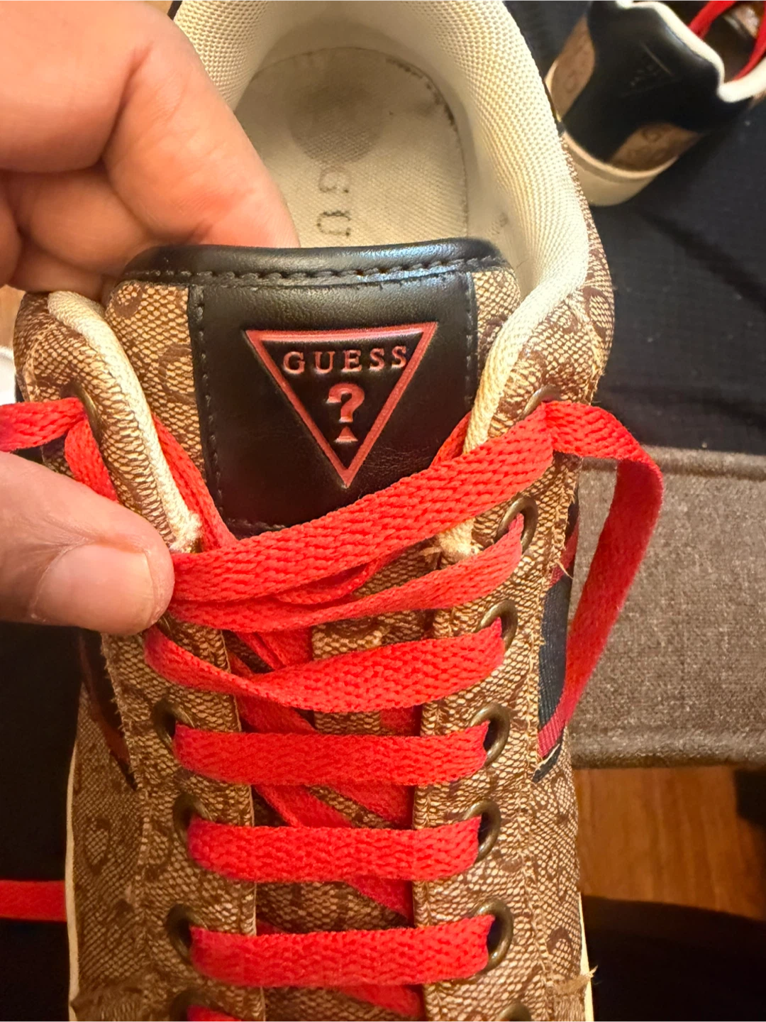 GUESS Low Top Sneakers - photo 4