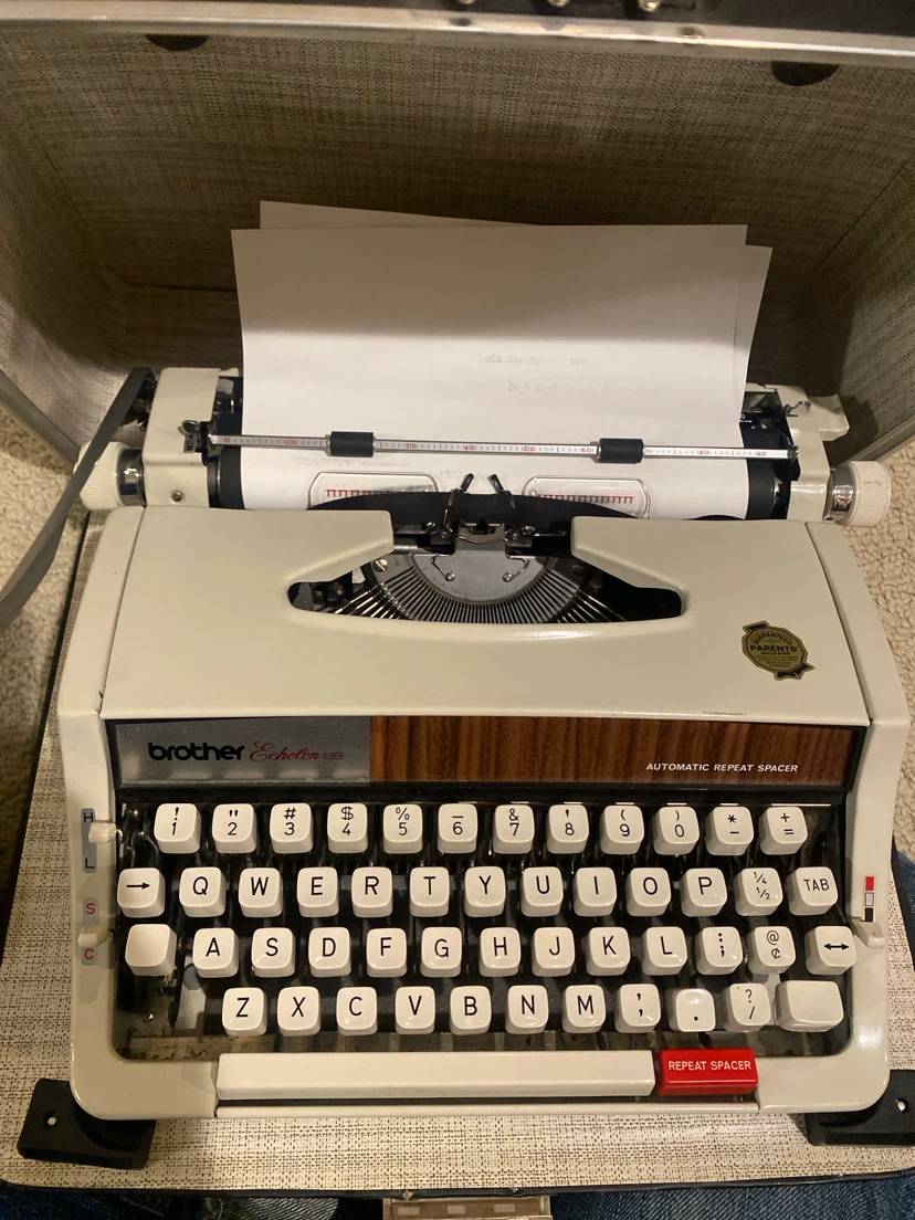 Brother Echelon 89 Typewriter - photo 4