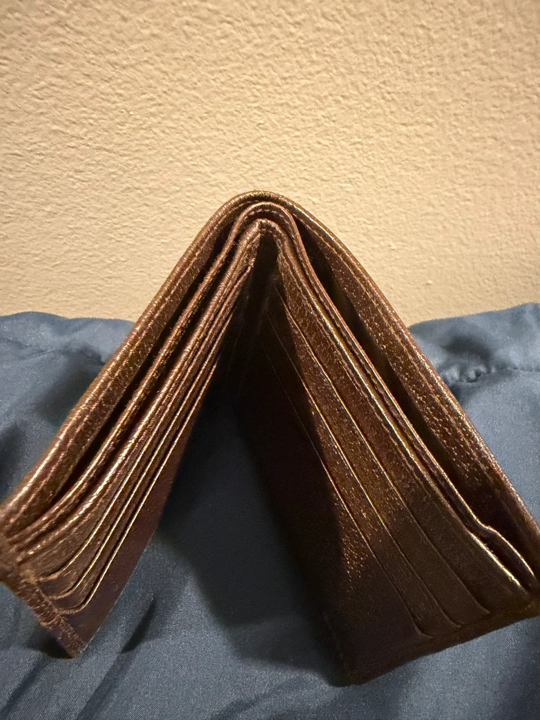 Gucci GG Supreme Bifold Wallet - photo 3