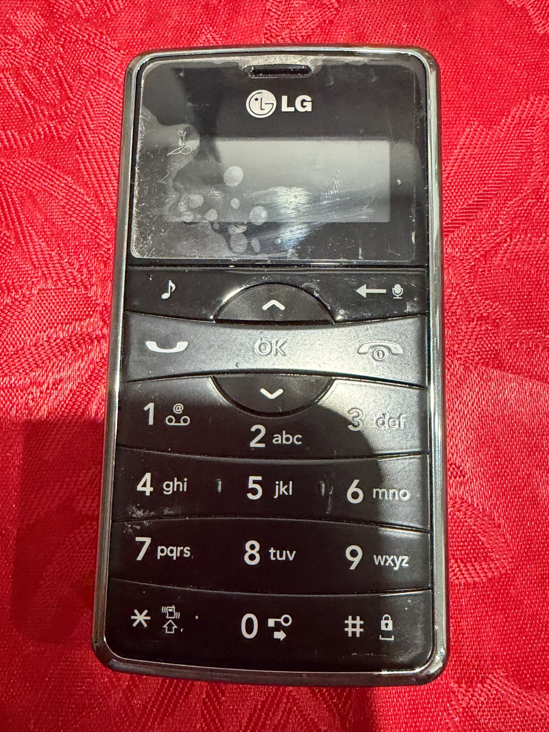 LG Neon Flip Phone - photo 2