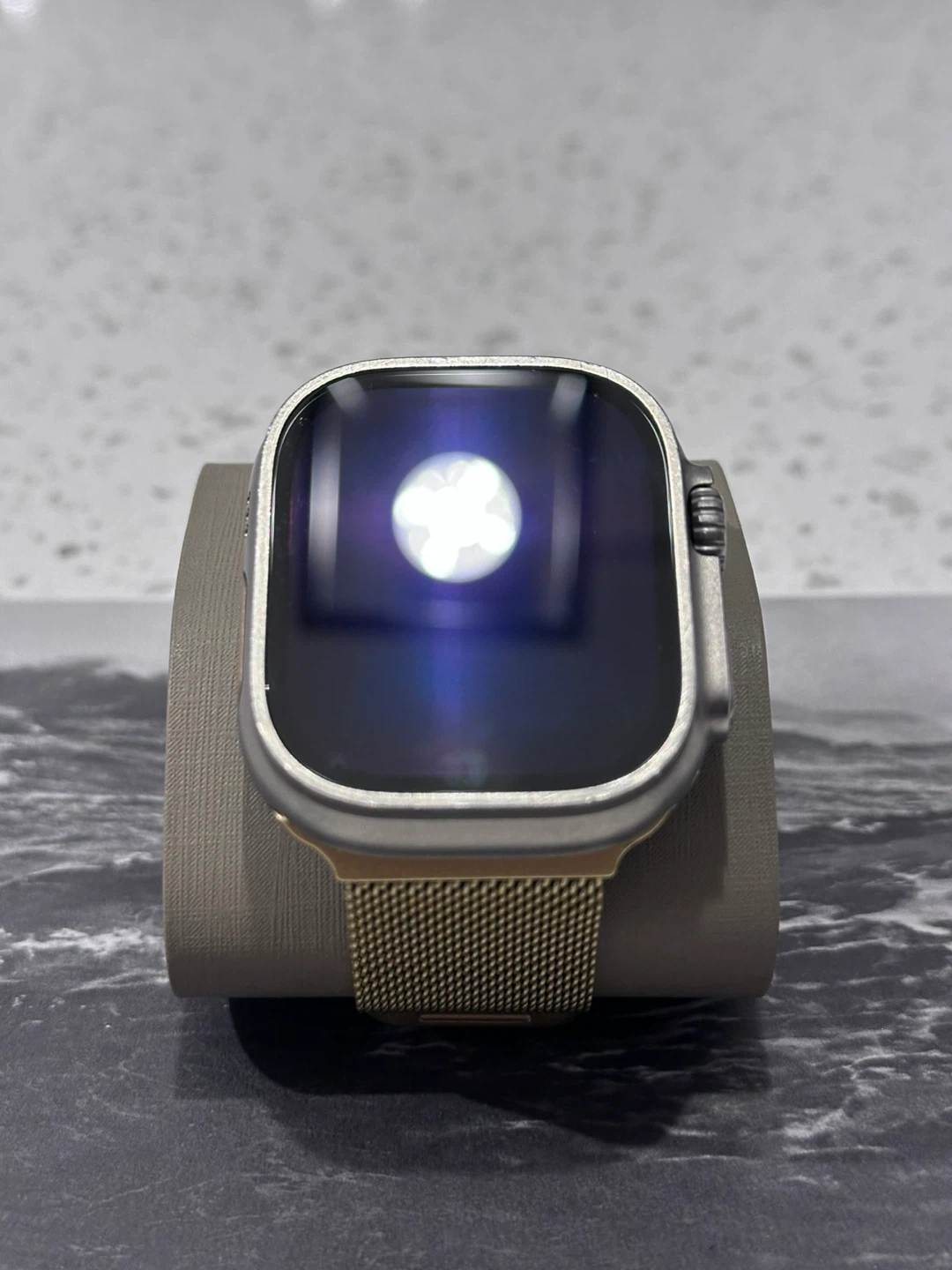 Apple Watch Ultra with accessories - photo 3