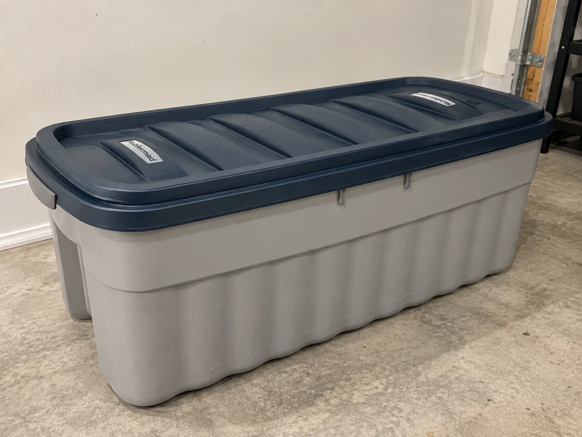Large Rubbermaid Storage Bins with Lids