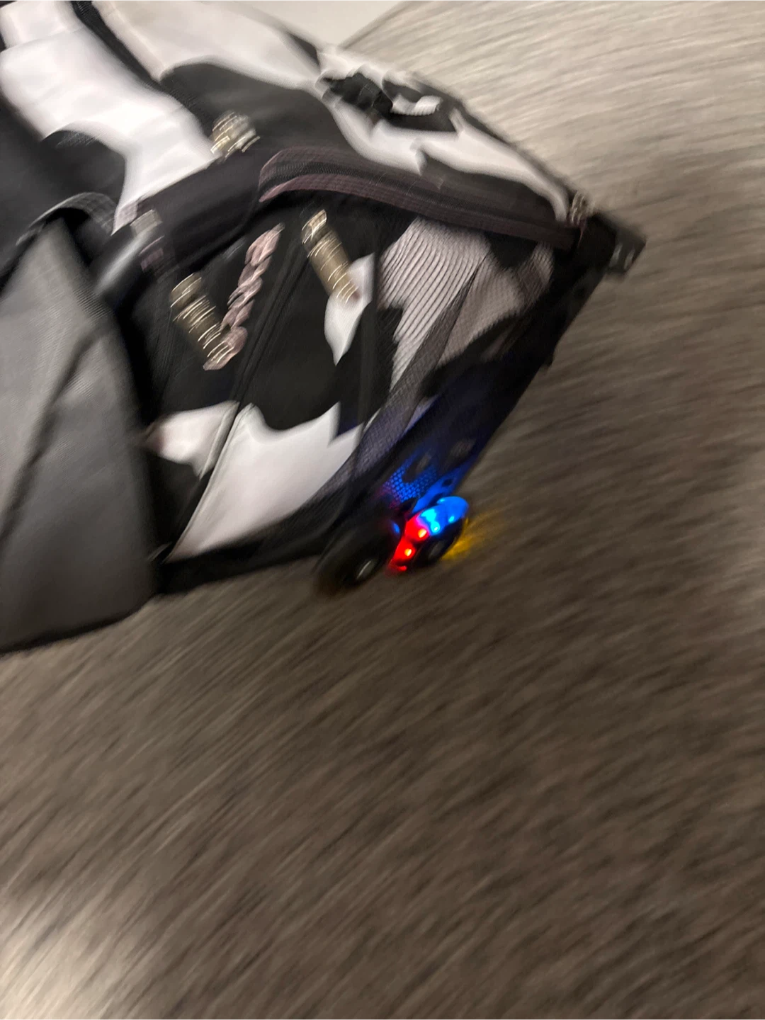 Zuca Sport Rolling Bag Cow Print - photo 3