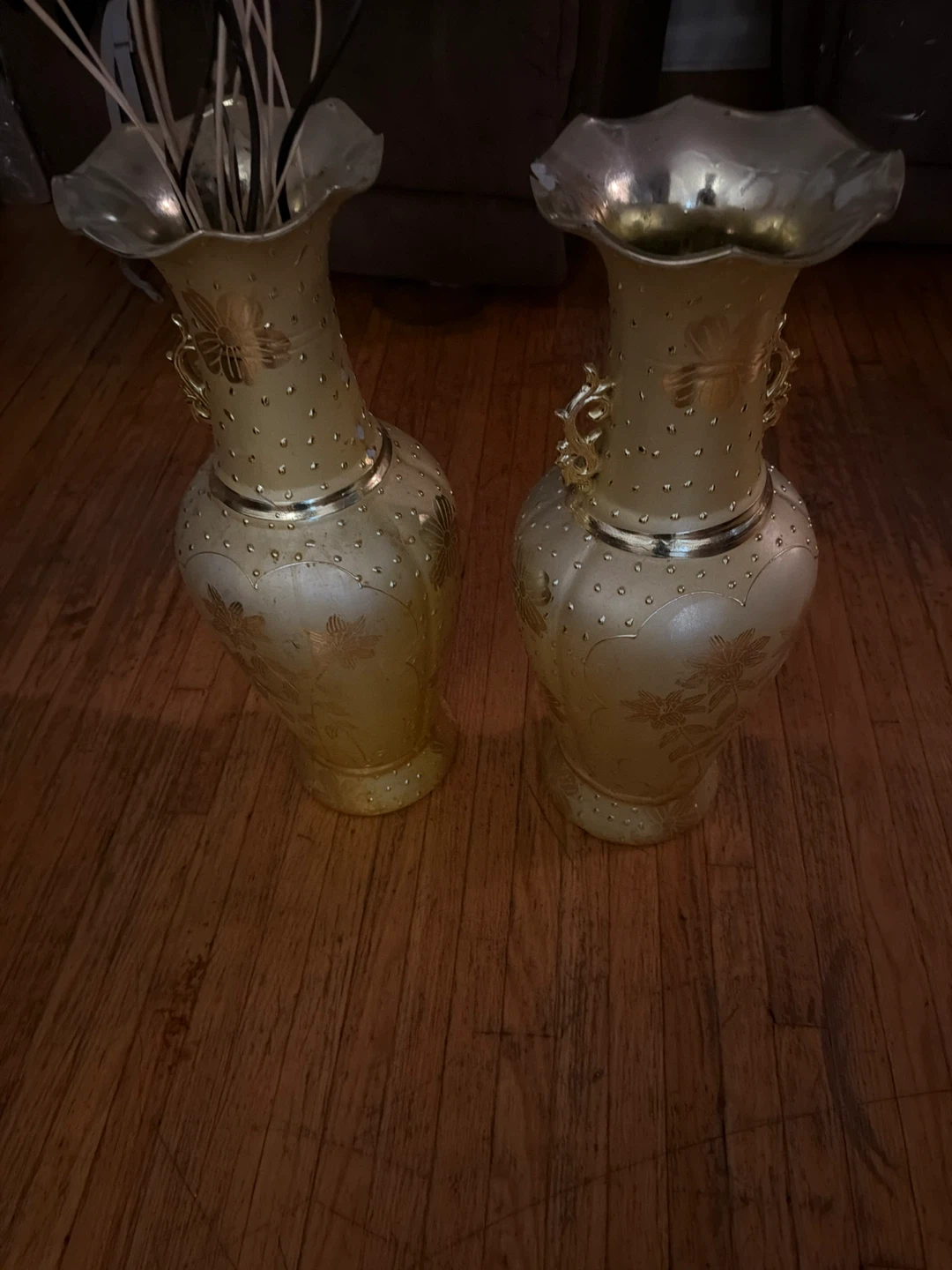 Set of two decorative vintage-style vases