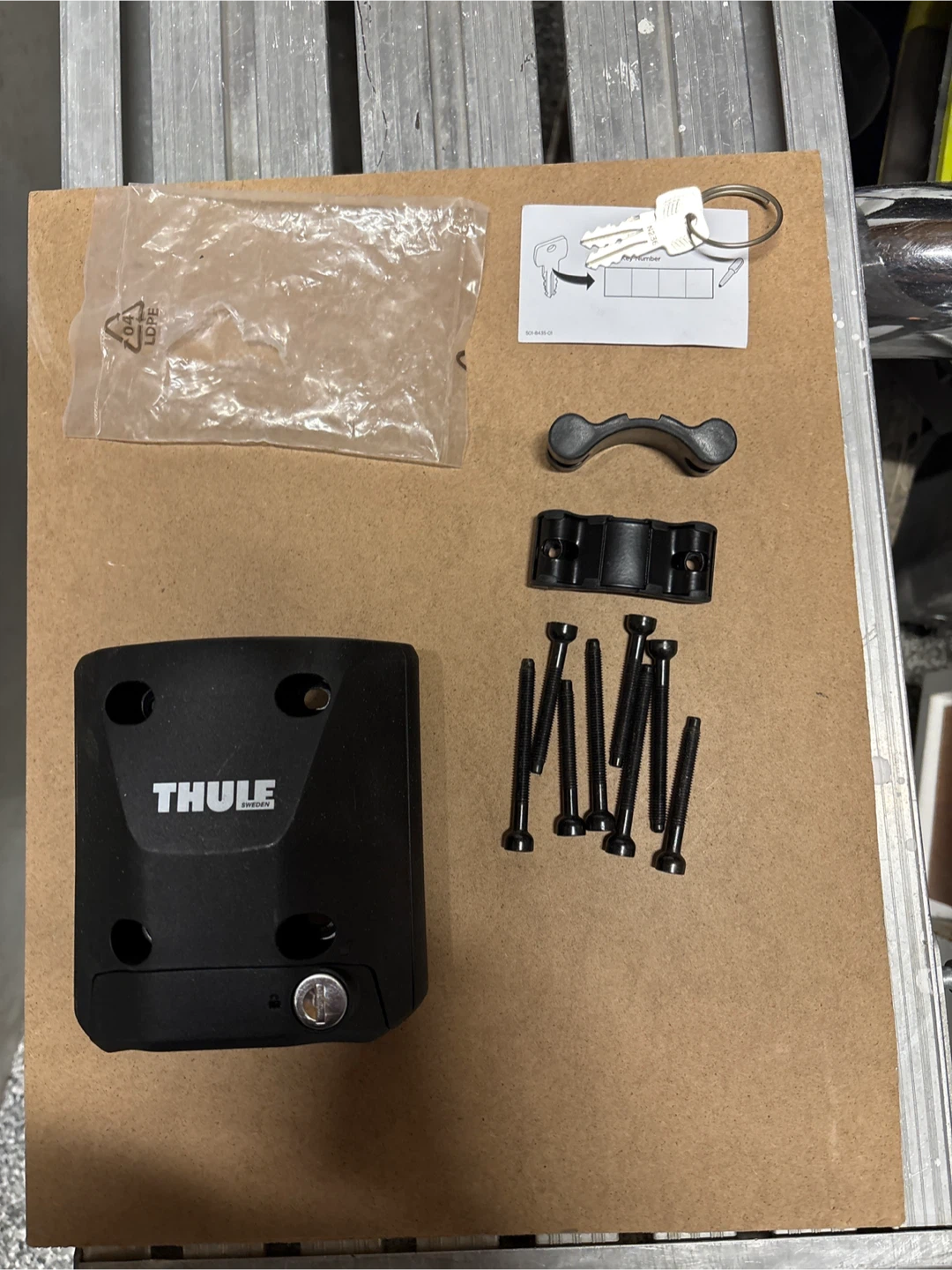 Thule Quick Release Bracket for Child Bike Seat - photo 3