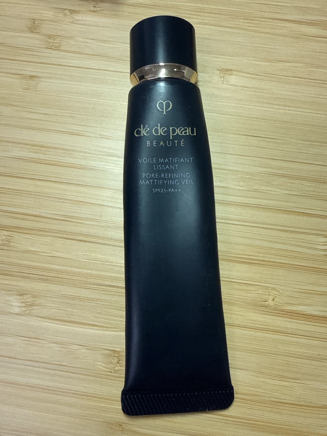 clé de peau pore-refining mattifying veil primer