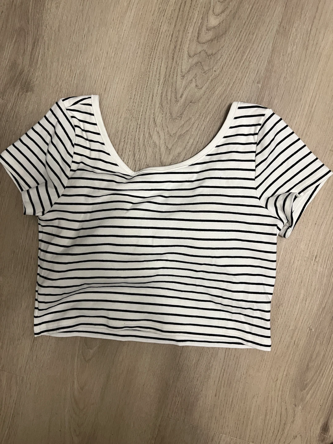 Uniqlo Short Sleeve Top