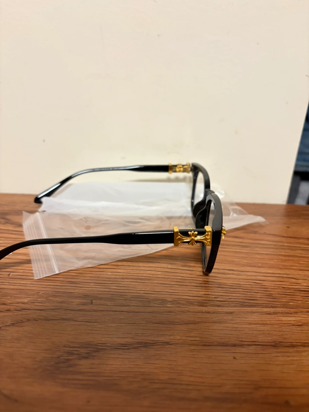 Gold and black Chrome heart  glasses - photo 2
