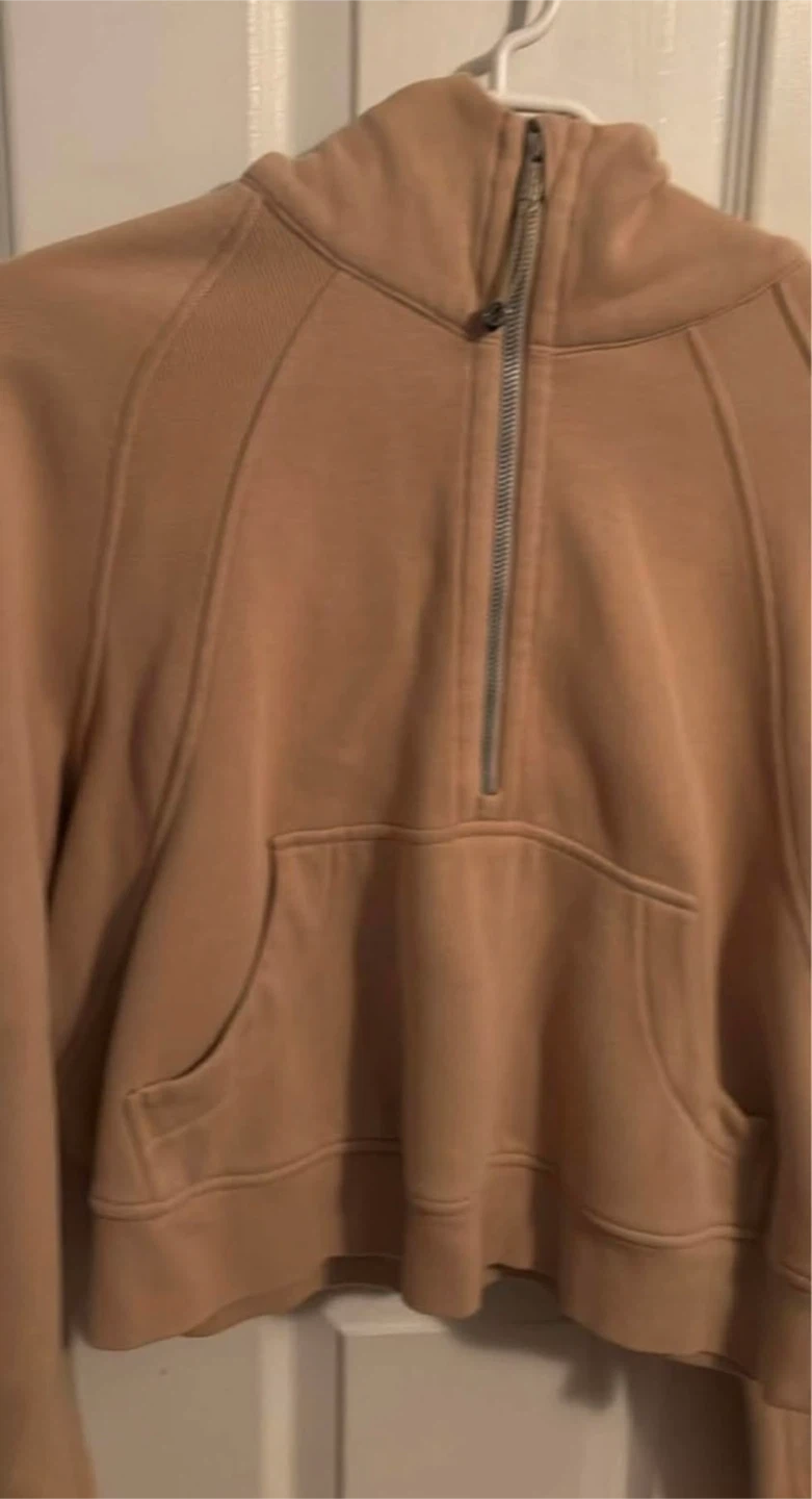 Lululemon scuba size Xs/s Mojave tan tags on