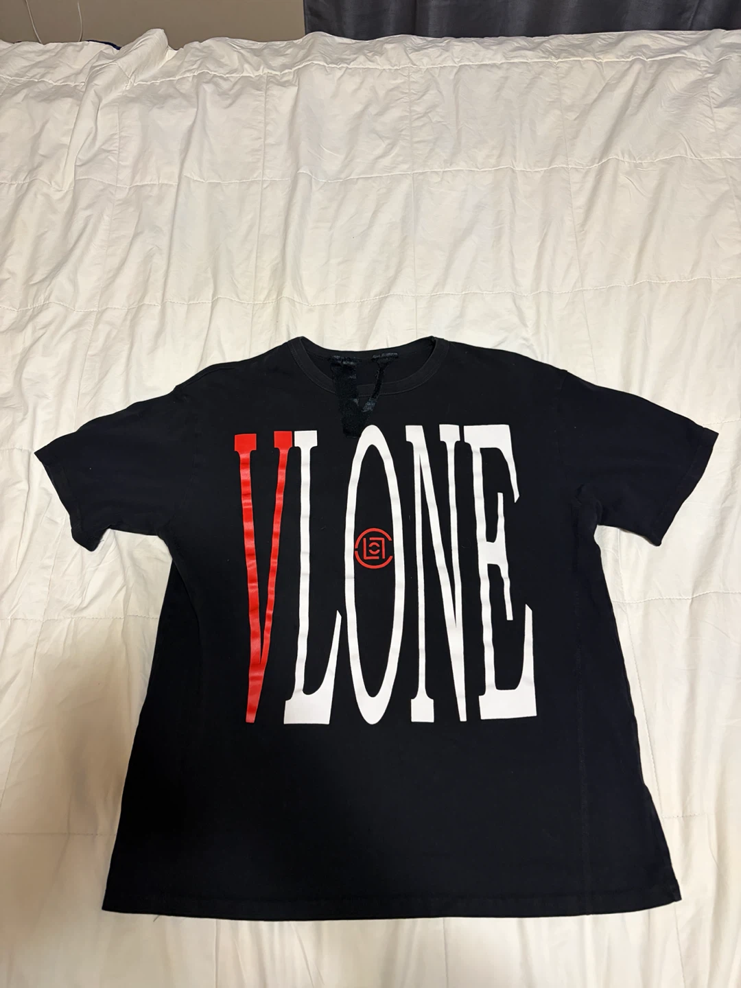 Vlone Black and Red T-Shirt
