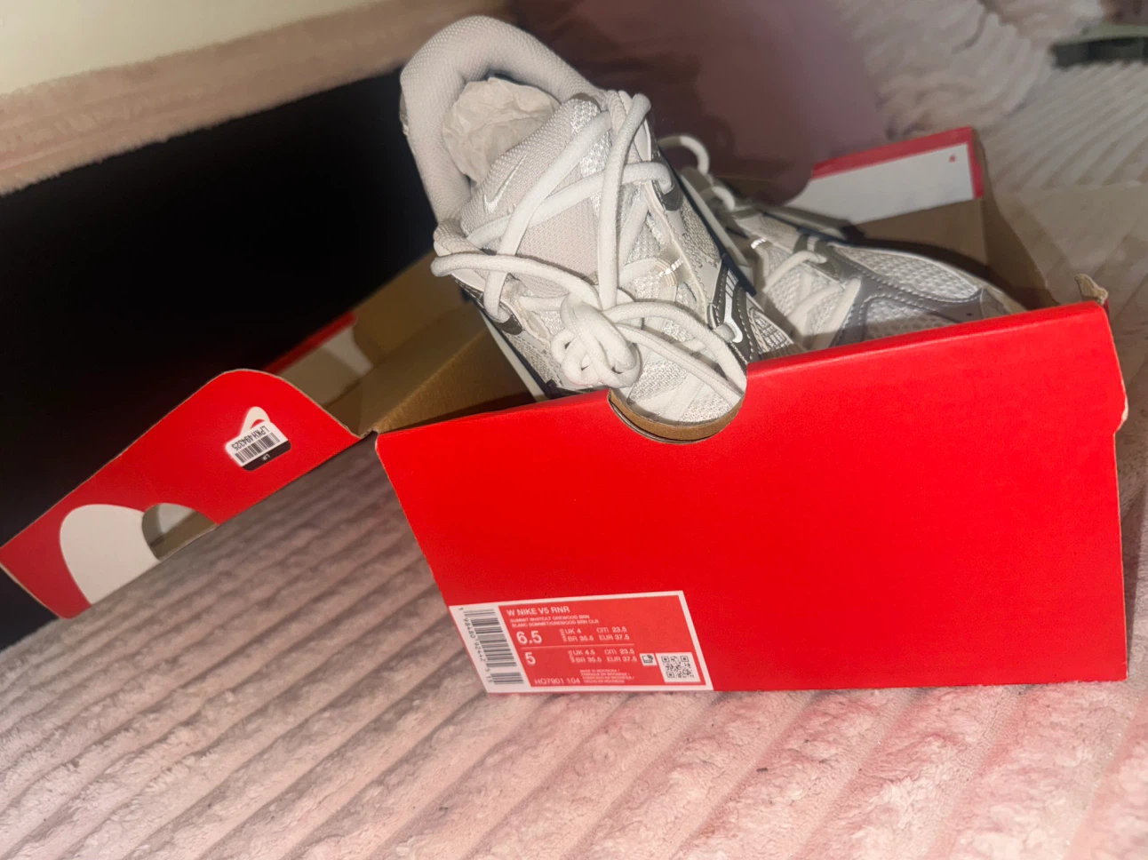 Nike V5 RNR Women's Sneakers Size 6.5 - photo 3