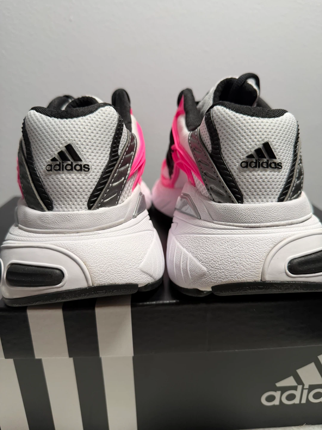 Adidas  XLG 2.0 Women's Sneakers Size 6 - photo 3